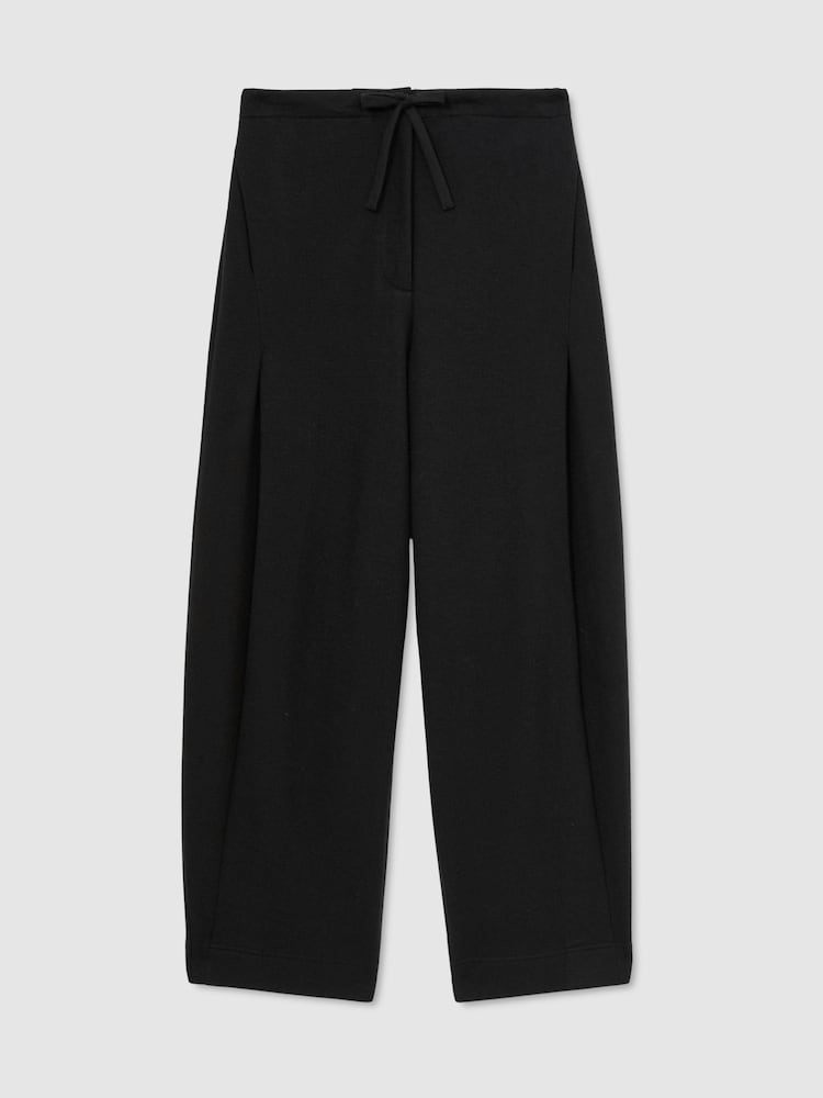 Reiss Black Leoni Petite Cotton-Blend Barrel-Leg Drawstring Trousers - Image 2 of 7 Reiss Black Leoni Petite Cotton-Blend Barrel-Leg Drawstring Trousers - Image 2 of 7