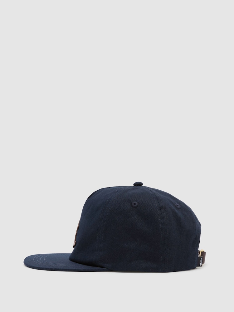 Azul marino - Reiss Maddox Monogram Cotton Trucker Cap - Imagen 2 de 4 Azul marino - Reiss Maddox Monogram Cotton Trucker Cap - Imagen 2 de 4