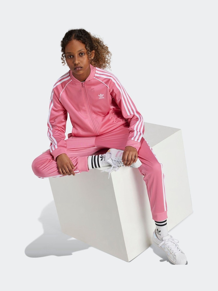 رداء علوي رياضي للأطفال بتصميم Adicolor SST من adidas Originals - صورة 1 من 1
