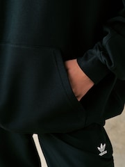 adidas originals Essentials Oversized ohlapnejši kroj (po vzzoru moških hlač) kapucar; jopa/pulover s kapuco - Slika 6 iz 6