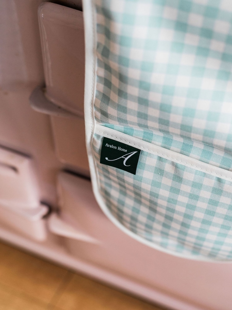 Avalon Home Blue Gingham Oven Glove - Image 5 of 5