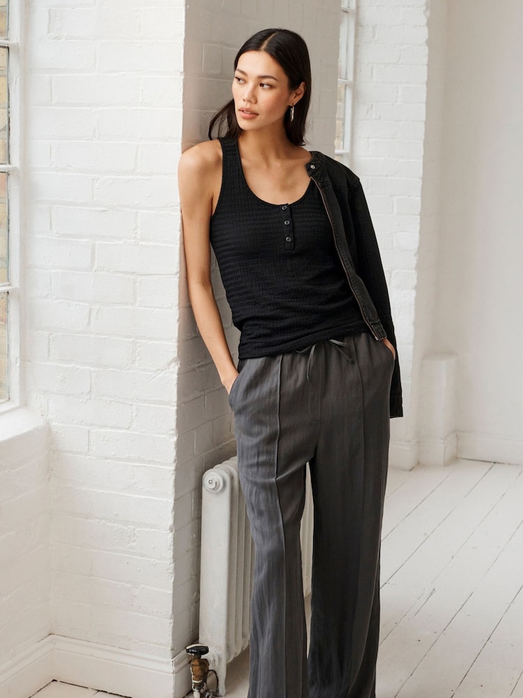 Black Textured Scoop Neck Tank Top - Image 2 of 6