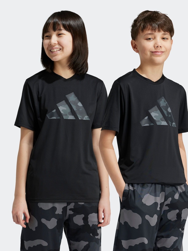 أسود - تيشرت رياضي للأطفال مزيّن بطبعة تشكيلة Essentials من adidas - صورة 1 من 1