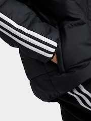 أسود - سترة Essentials مبطنة ومزينة بتصميم 3 خطوط من adidas - صورة 5 من 16