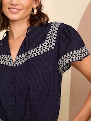 Love & Roses kratek rokav; s kratkimi rokavi V Neck Embroied Dobby Playsuit - Slika 2 iz 4