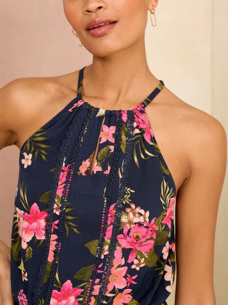 Tropic-Blau - Love & Roses Neckholder-Minikleid mit Verzierungsdetails - Bild 2 von 4 Tropic-Blau - Love & Roses Neckholder-Minikleid mit Verzierungsdetails - Bild 2 von 4