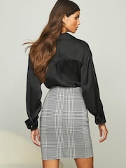 Lipsy Mono Check Textured Ribbed Jersey Pencil Skirt - Image 2 of 4
