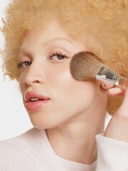 Clinique Powder Foundation Brush - Image 3 of 4