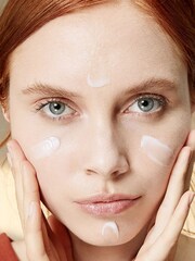 Origins Vitazing Spf 15 Energy-Boosting Moisturiser With Mangosteen 50ml - Image 4 of 4