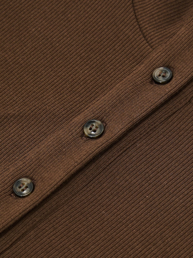 Schokoladenbraun - Reiss – Ida – Baumwoll-Stretch-Oberteil mit Trichterkragen - Bild 7 von 7