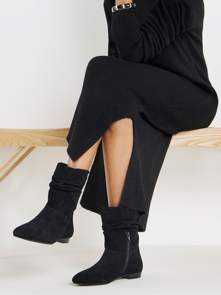 Czarny - Simply Be Ruched Suede Ankle Boots - Obraz 1 z 4 Czarny - Simply Be Ruched Suede Ankle Boots - Obraz 1 z 4