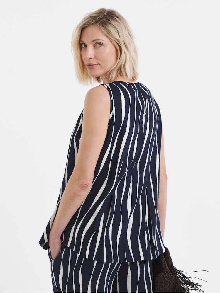 JD Williams Blue/White Pritned Linen Mix Pleated Peplum Shell Top - Image 2 of 4 JD Williams Blue/White Pritned Linen Mix Pleated Peplum Shell Top - Image 2 of 4