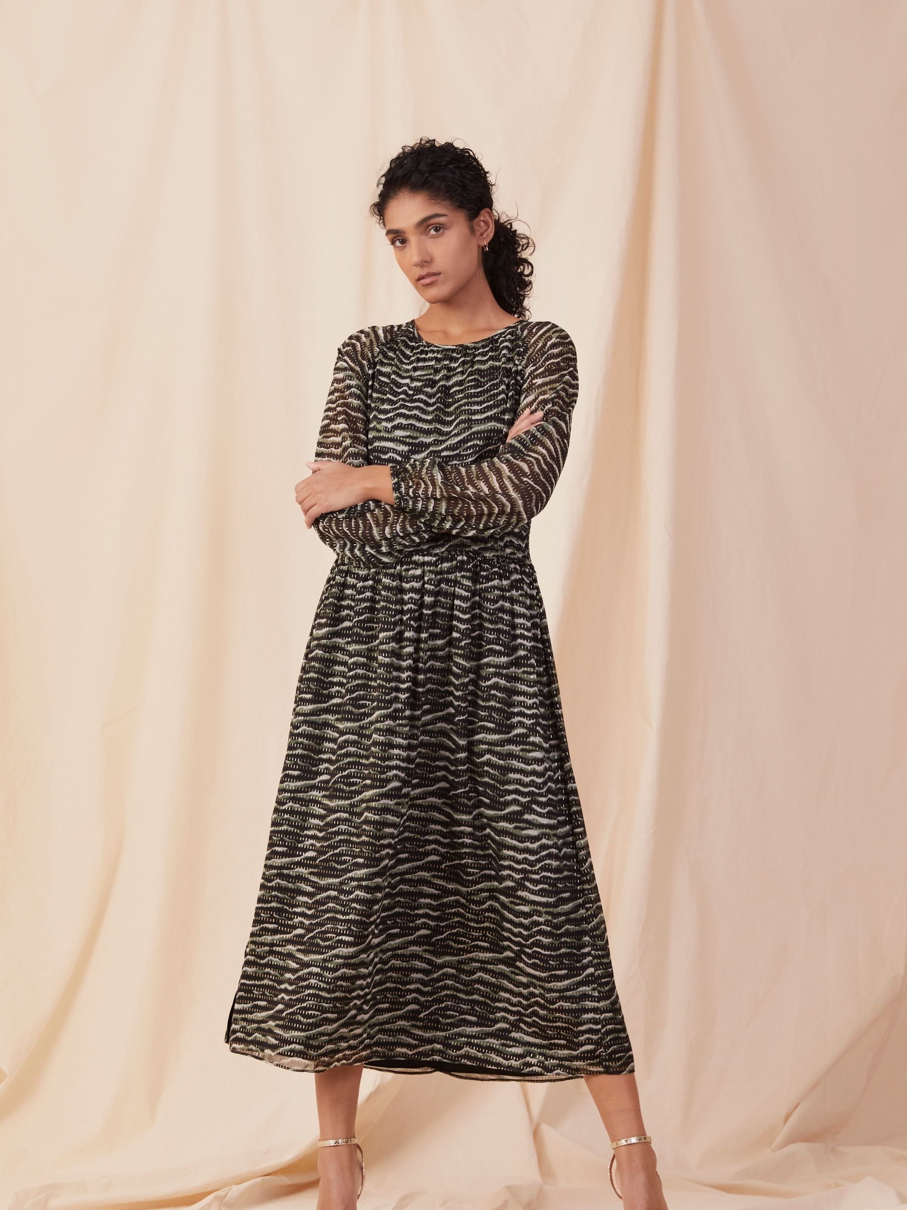 Winter midi dress with sleeves cheap