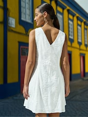Yumi Cream Cotton Applique Flower Swing Shift Dress - Image 4 of 5