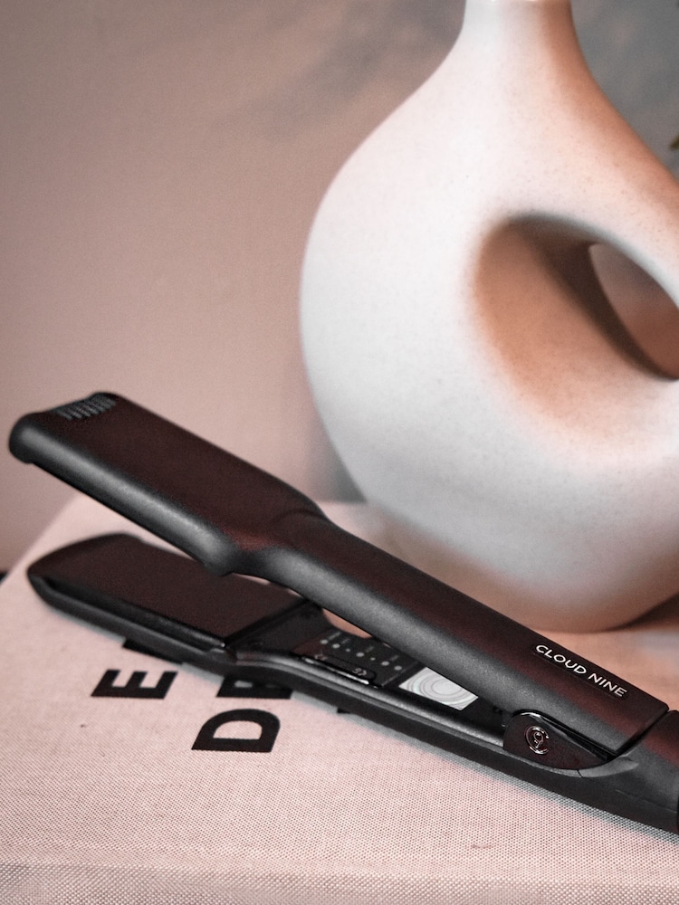 CLOUD NINE The Wide Iron Hair Straighteners Gift Set - Image 7 of 7