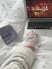 BeautyPro Hand Therapy Gloves - Image 5 of 5