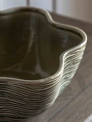 Gallery Home Green Garden Scalloped Bowl - Image 3 of 4