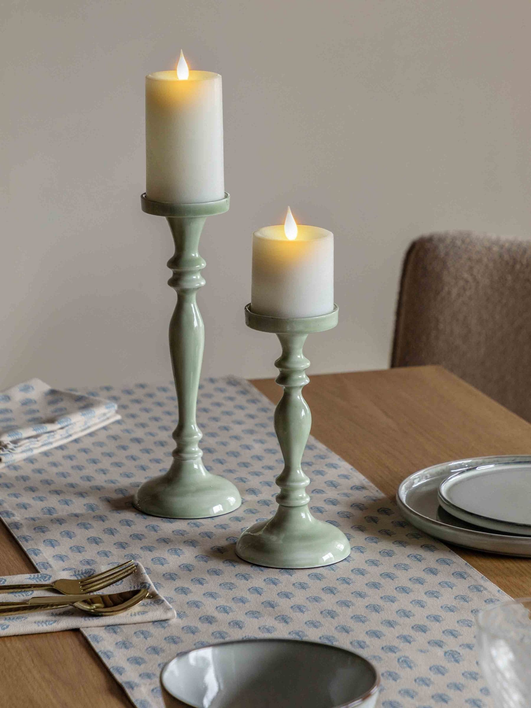 Gallery Home Unisex Green Metal Candlestick