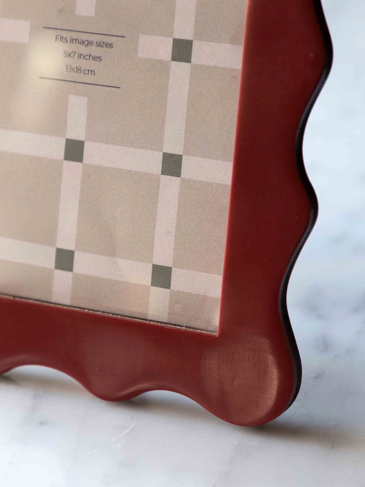 Gallery Home Red Scallop Photo Frame - Image 2 of 5 Gallery Home Red Scallop Photo Frame - Image 2 of 5