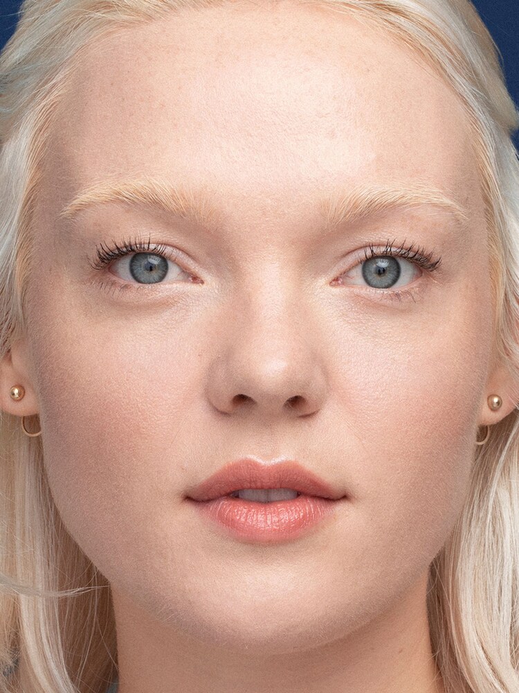 Estée Lauder Double Wear Stay-in-Place Foundation SPF 10 30ml - Image 2 of 4