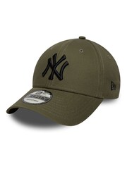 New Era Green League Essential 9Forty New York Yankees Cap - Image 2 of 5