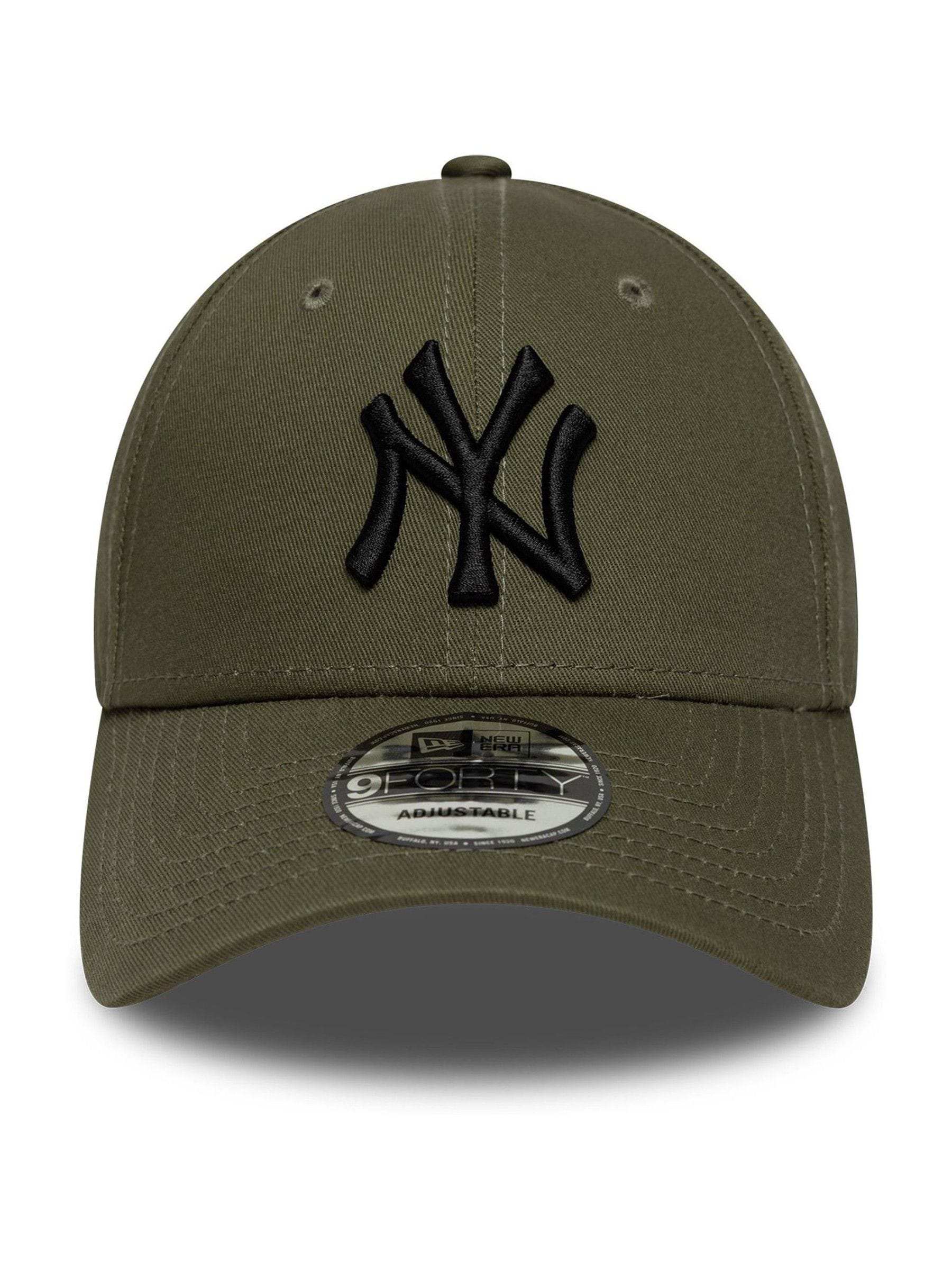 Buy New Era® Khaki Green New York Yankees Essential 9FORTY Cap