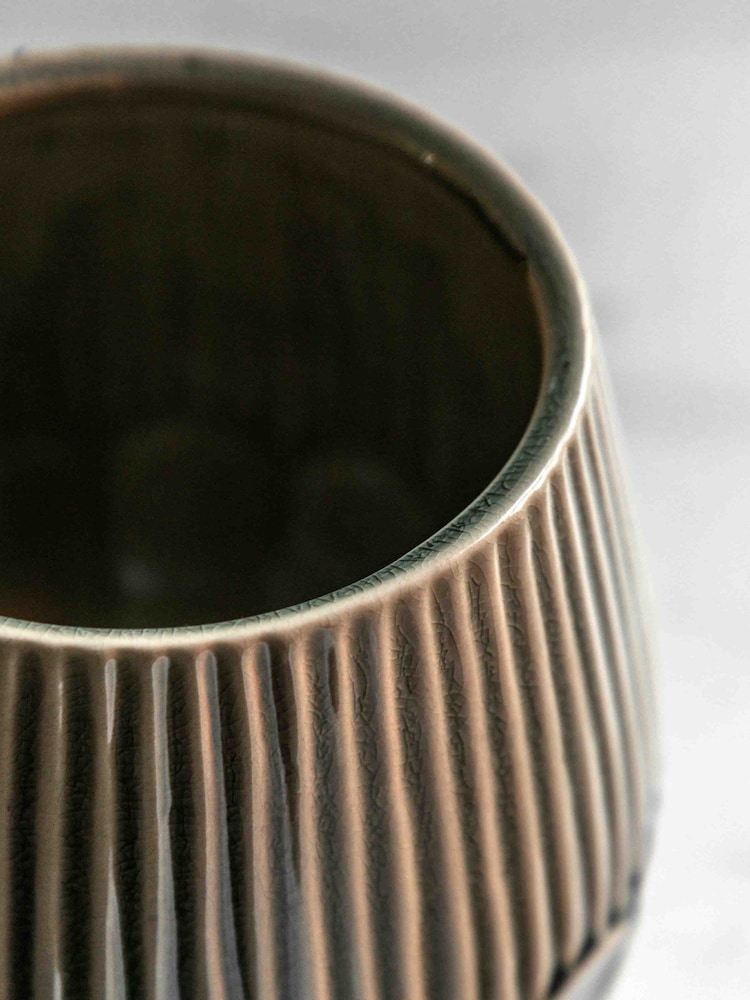 Gallery Home Green Ceramic Indoor Planter - Image 2 of 4 Gallery Home Green Ceramic Indoor Planter - Image 2 of 4