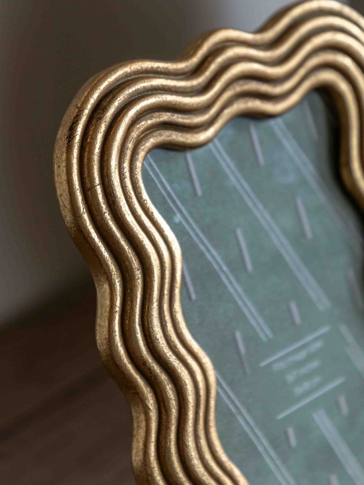 Gallery Home Gold Wavy Photo Frame - Image 2 of 5 Gallery Home Gold Wavy Photo Frame - Image 2 of 5