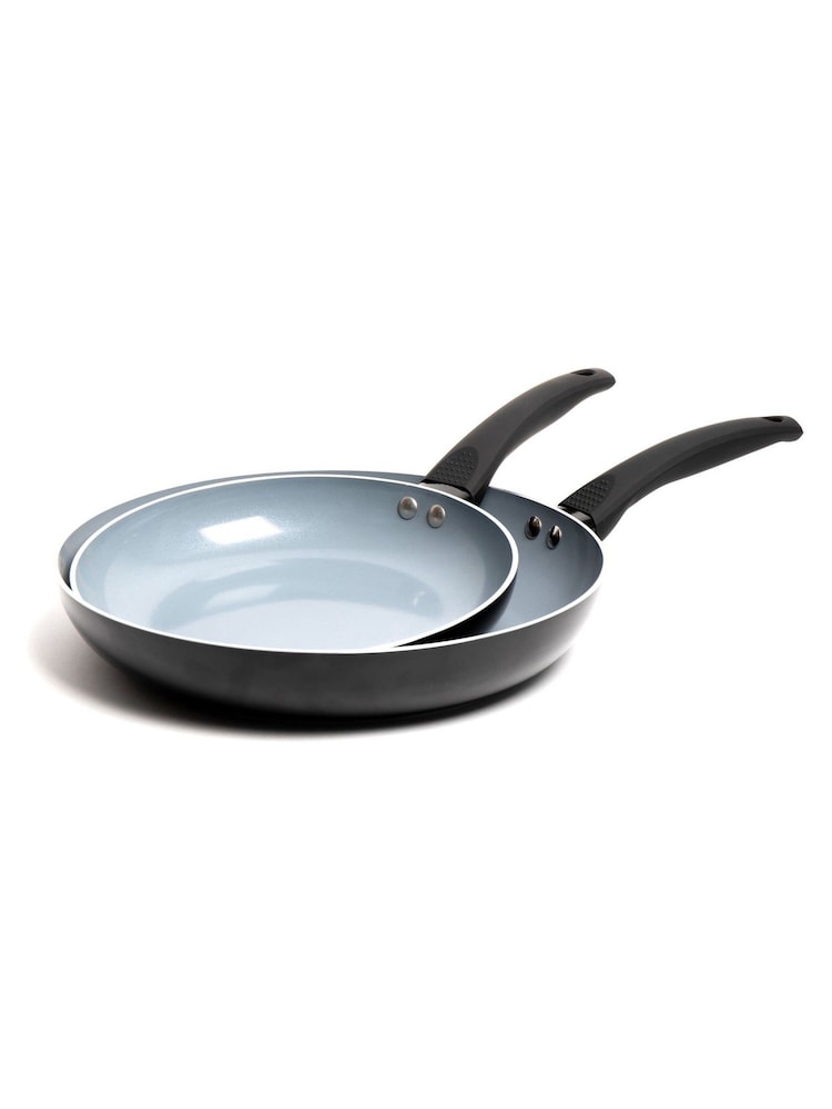 Masterclass Set of 2 Black Ceramic Non-Stick Eco Frying Pans - Image 3 of 3 Masterclass Set of 2 Black Ceramic Non-Stick Eco Frying Pans - Image 3 of 3