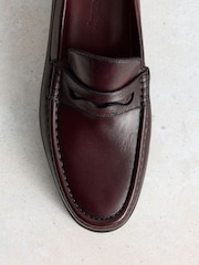 بني داكن - حذاء كلاسيكي سهل اللبس بقطعة جلد عريضة Southgate من Russell & Bromley - Image 11 of 12