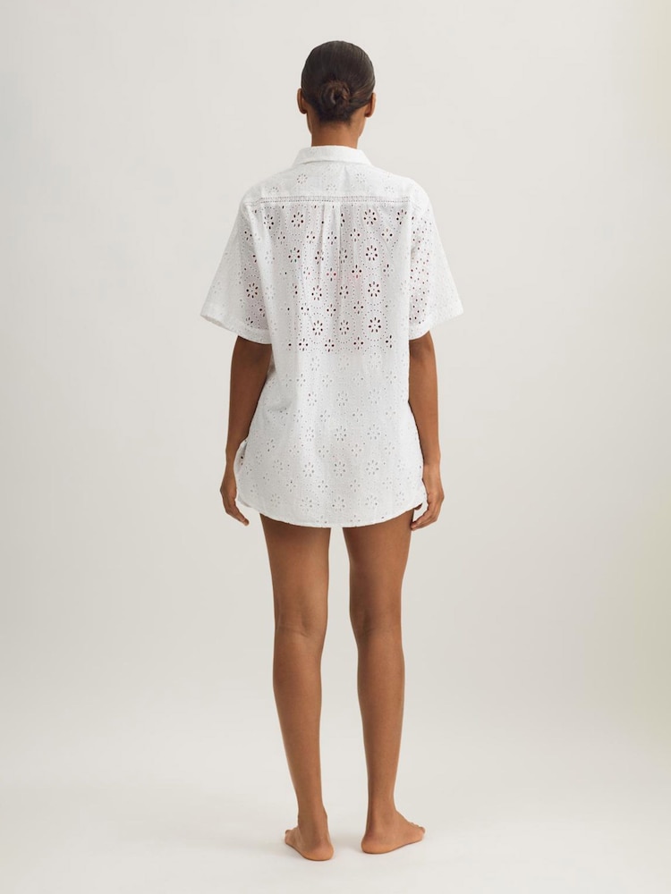 Polo Ralph Lauren Eyelet Short Sleeve Top & Short Set - صورة 2 من 4 Polo Ralph Lauren Eyelet Short Sleeve Top & Short Set - صورة 2 من 4