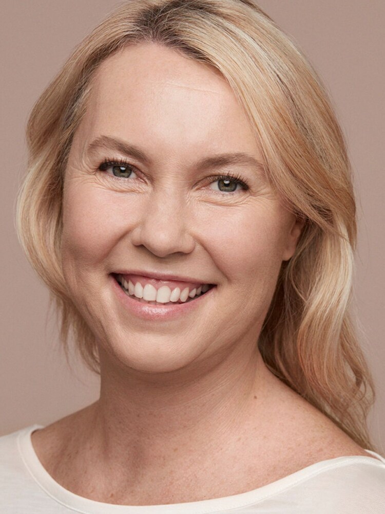 Clarins Skin Illusion Foundation SPF15 - Image 3 of 3 Clarins Skin Illusion Foundation SPF15 - Image 3 of 3