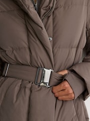 Taupe Neutrali - Reiss Larissa Belted Longline Hooded Puffer Coat - 4 paveikslėlis iš 8