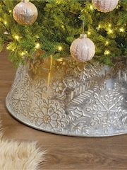 Everlands Silver Tone 70cm Metal Christmas Tree Skirt - Image 2 of 3