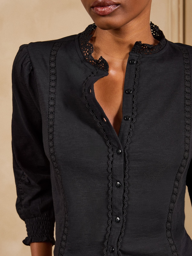 Negro - Love & Roses 3/4 Camisa de manga corta con bordado de punto - Imagen 2 de 5