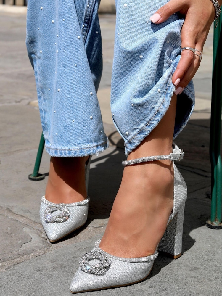 Silber - Linzi Flourish Geschlossene Schuhe mit Blockabsatz und rundem Strassbesatz - Bild 1 von 4 Silber - Linzi Flourish Geschlossene Schuhe mit Blockabsatz und rundem Strassbesatz - Bild 1 von 4