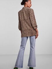Pieces Leopard Print Relaxed Ruched Sleeve Workwear Blazer - Image 3 of 5