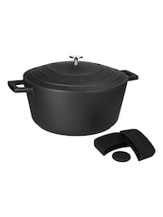 Masterclass Black Cast Aluminium Casserole Dish with Handle Set - Image 6 of 6
