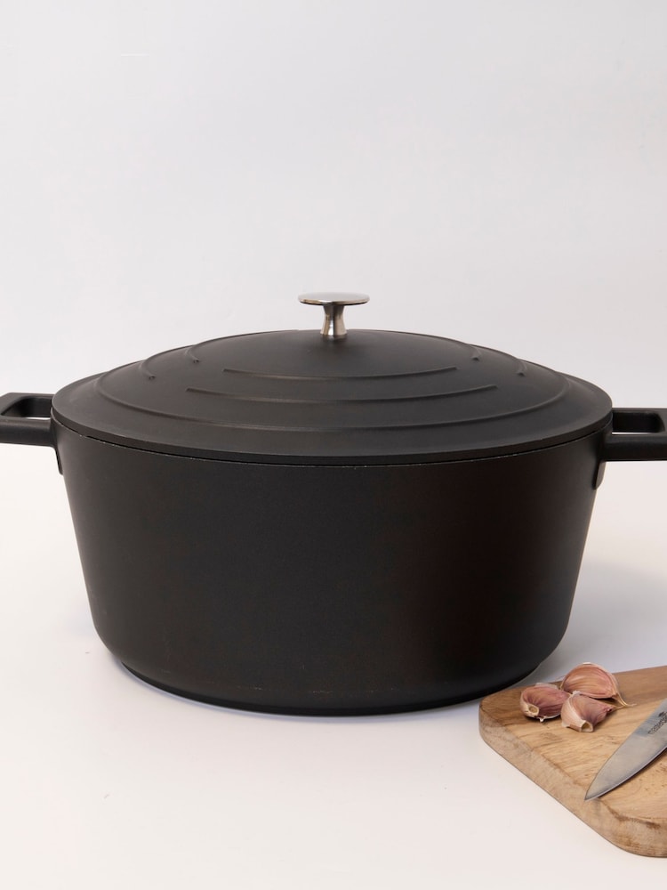 Masterclass Set of 3 Black Aluminium Casserole Dish Set with Handle Cover - Image 2 of 3 Masterclass Set of 3 Black Aluminium Casserole Dish Set with Handle Cover - Image 2 of 3