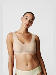 Chantelle Soft Stretch Seamless V-Neck Padded Crop Top - Image 2 of 5