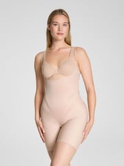 Spanx בגד גוף באורך אמצע הירך באפקט חיטוב חזק במיוחד עם חזה פתוח, דגם Transform - תמונה 2 מתוך 3