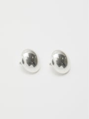 أقراط مسمار شكل بيضاوي لون فضي مصقول من Simply Silver - صورة 2 من 3