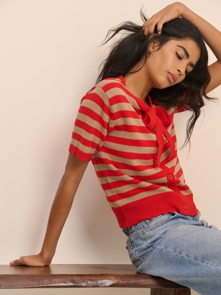 Nobodys Child Short Sleeve Tie Neck Top - Bild 2 von 5 Nobodys Child Short Sleeve Tie Neck Top - Bild 2 von 5