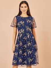 Yumi Vestido de graduación de malla floral bordada - Imagen 1 de 5