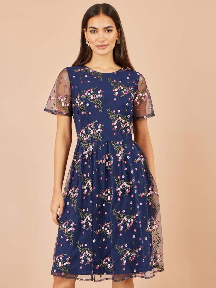 Yumi Vestido de graduación de malla floral bordada - Imagen 1 de 5
