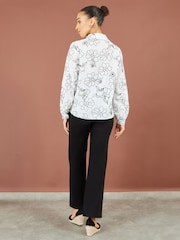 Yumi Cream Scribble Floral Embroidered Shirt - Image 4 of 5