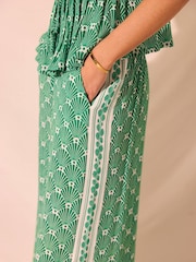 بنطلون برِجل واسعة بطبعة صدف من Mint Velvet - صورة 3 من 8