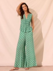 بنطلون برِجل واسعة بطبعة صدف من Mint Velvet - صورة 4 من 8