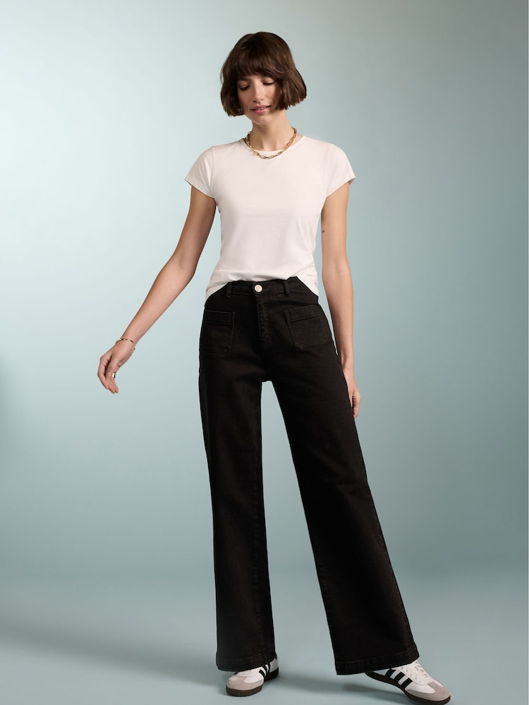 أبيض - Baukjen Essentials Slim T-Shirt - صورة 2 من 5