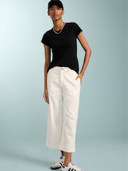 أسود - Baukjen Essentials Slim T-Shirt - صورة 1 من 4